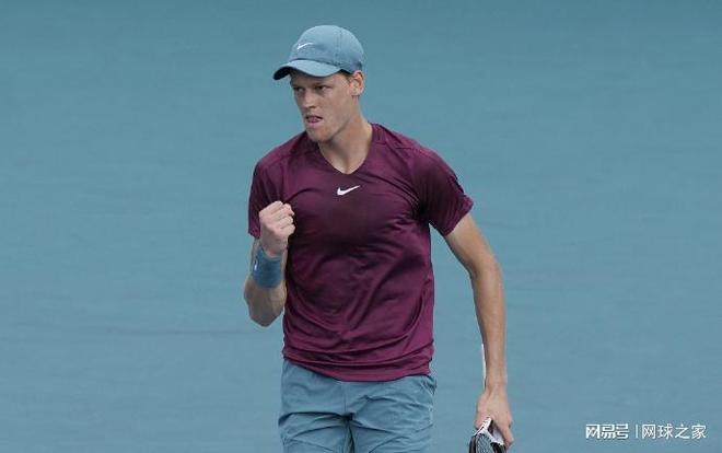 后卫关键拦截，守住关键领先