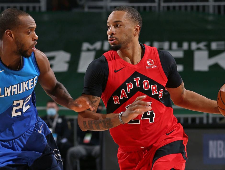 前金球奖得主丹尼斯·劳去世,曼联“三圣”全部离去九派新闻.