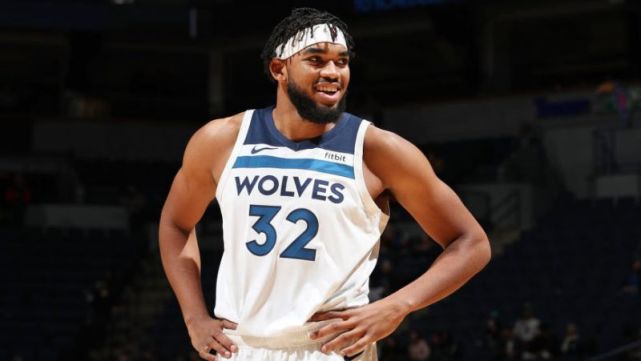 赛事中仍然 赛事中仍然